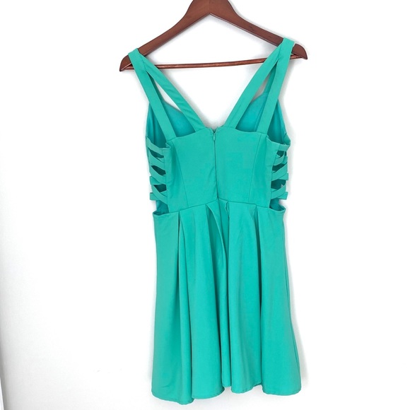 Boutique Seafoam Corset Detail Mini Dress - Picture 3 of 5